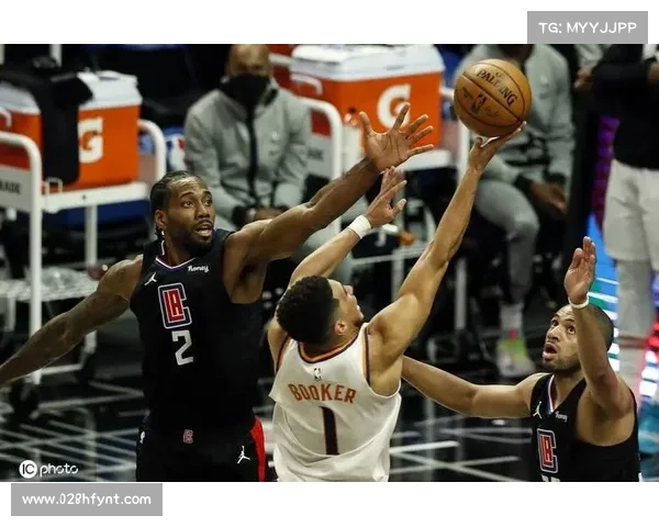 从攻防两端解析莫塔的战术智慧与中场核心作用全面剖析 从攻防两端解析莫塔的战术智慧与中场核心作用全面剖析